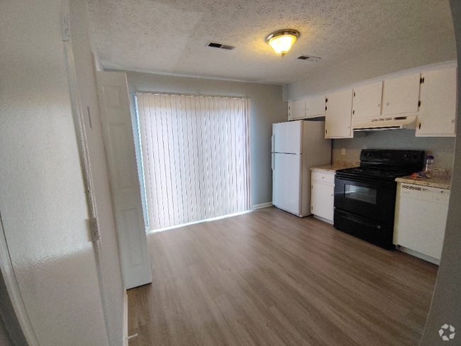 Building Photo - 32 Ferguson Dr Rental