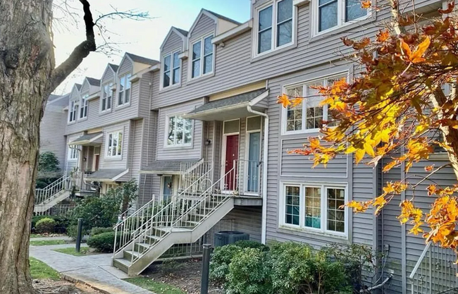 Photo - 2700 Bedford St Townhome