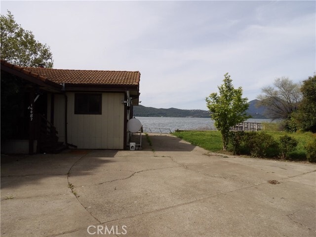 Building Photo - 14087 Lakeshore Dr