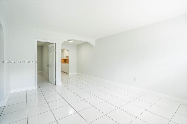 Photo - 7829 Carlyle Ave Unit 2