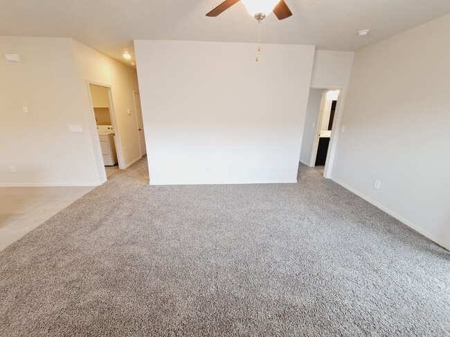 Photo - Beautiful 3 Bedroom 2 Bathroom located in Huning Ranch