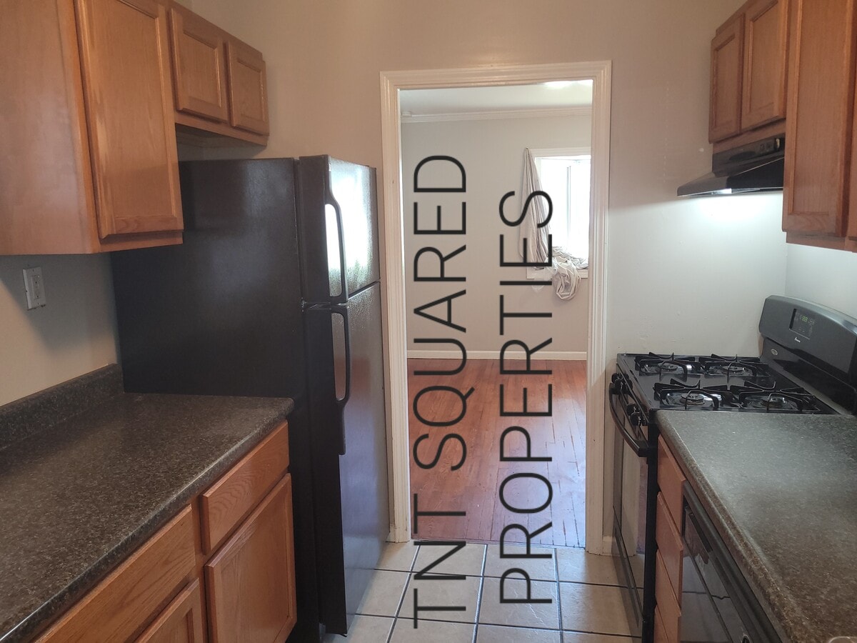 Kitchen - 3224 Wayne Ave