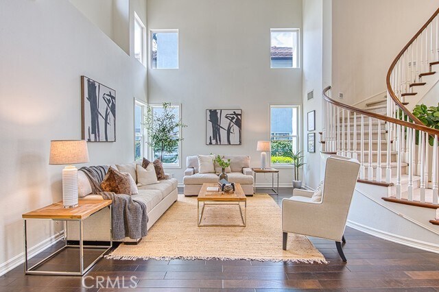 30 Eisenhower Ln