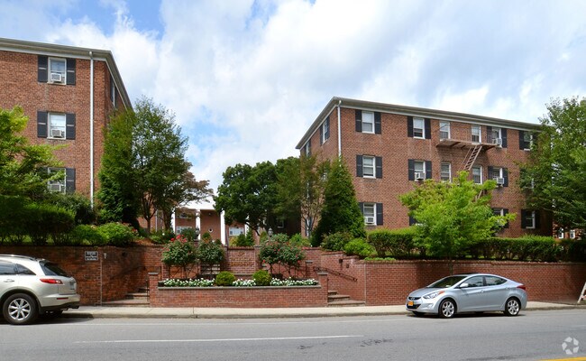 Photo - Patricia Apartments