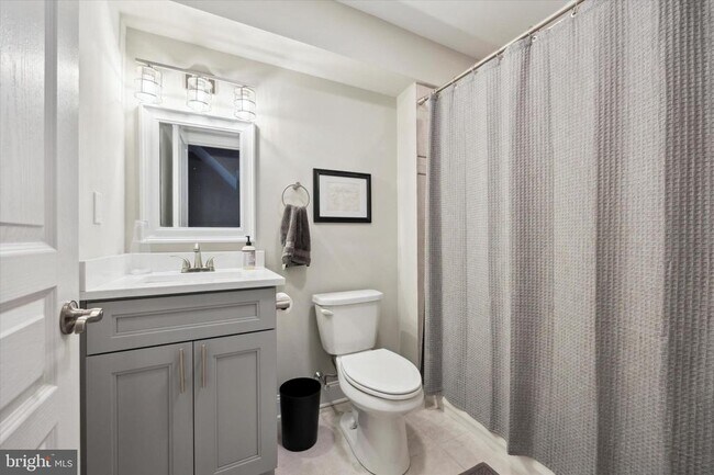 Photo - 2137 N Darien St