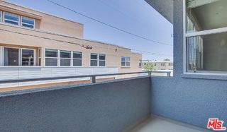 Building Photo - 1023 Doreen Pl Unit h