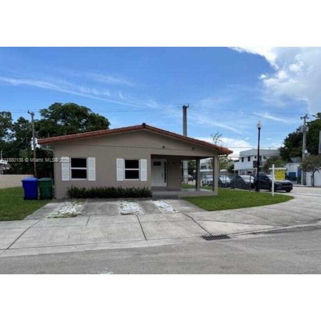 Photo - 200 NE 44th St