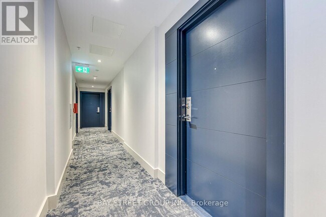 Photo - 75 James St S Unit 1504