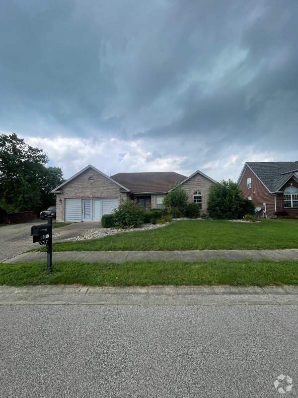 Building Photo - 13807 Deerfield Crossing Rental