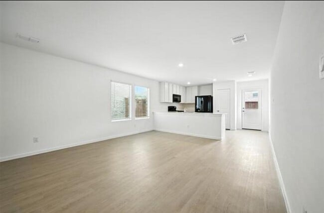 Photo - 205 Ashbrook St