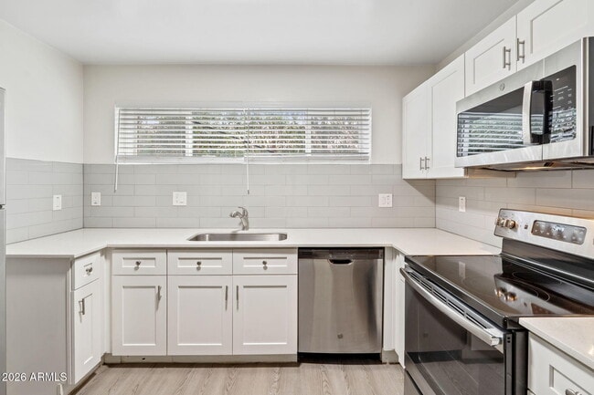 Building Photo - 1707 N 18th St Unit B7