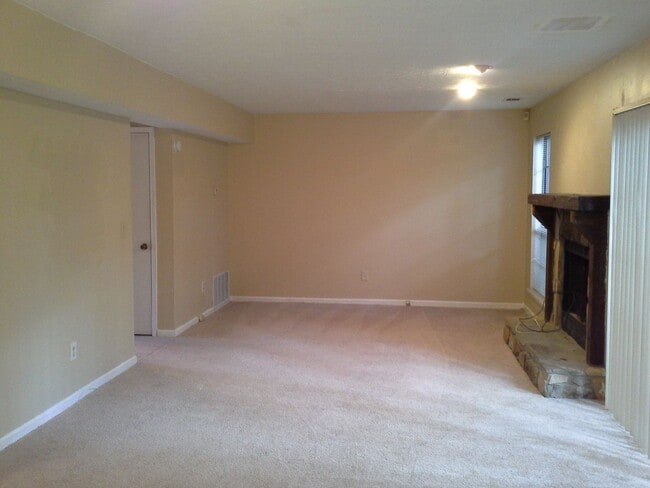 Photo - AWESOME STONE MOUNTAIN TOWNHOME LIVING AT ...