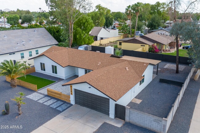 Photo - 9205 E Laurel Ln