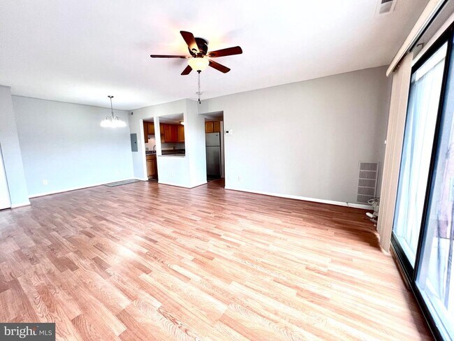 Photo - 10123 Prince Pl Unit 304-10A