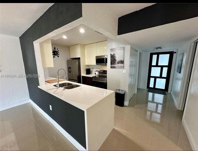 Building Photo - 10640 SW 75th Ln