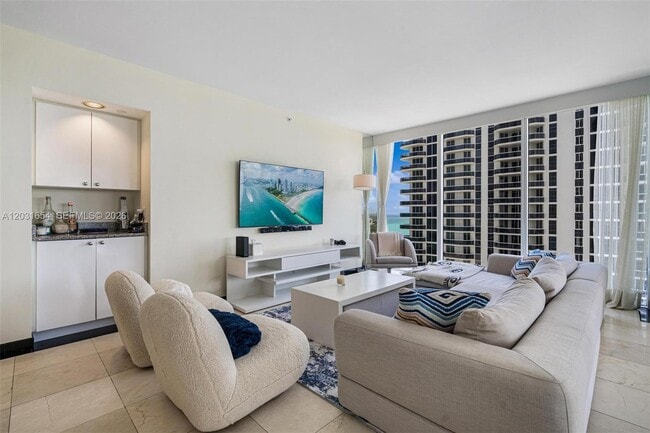 Photo - 4779 Collins Ave Unidad 2305