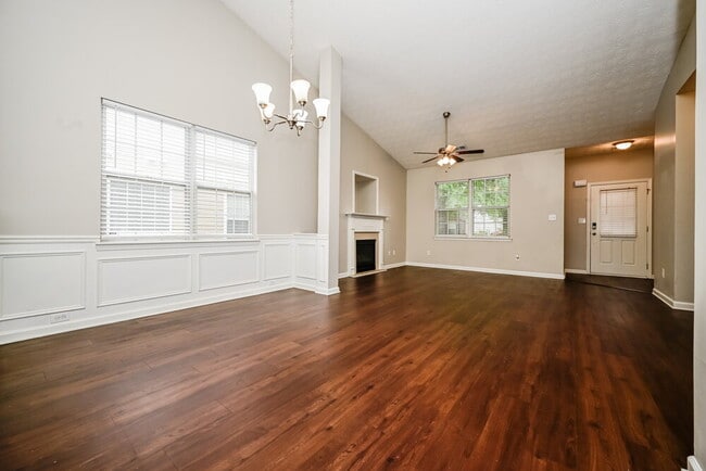 Photo - 1447 Wilshire Way