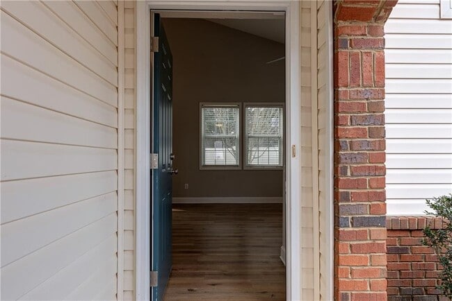Photo - 211 Harmony Ct