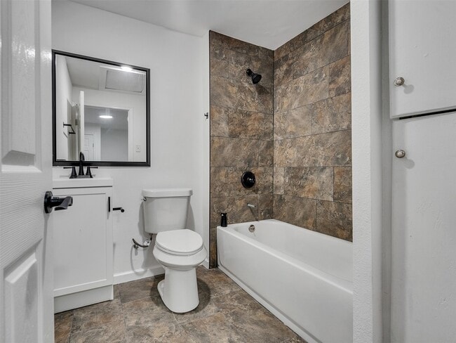 Photo - 2416 Cumberland St