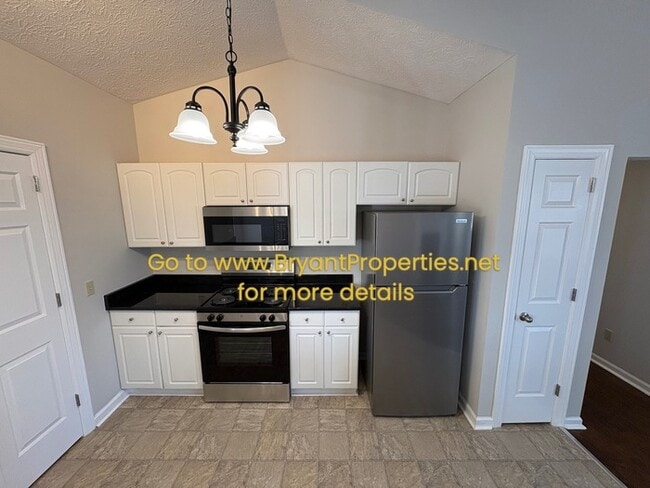 Photo - 2002 Dogwood Ln