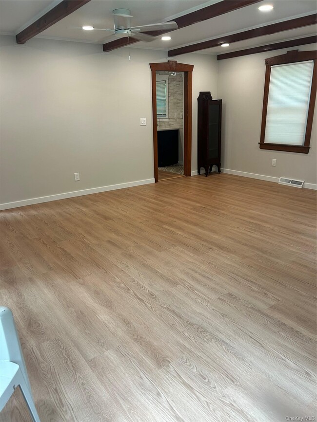 66 Magnolia Dr