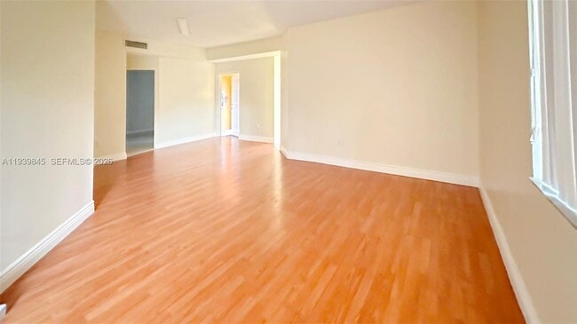 Photo - 6928 SW 39th St Unit A101