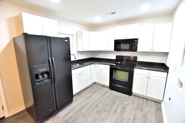 Photo - 1709 Fountain St