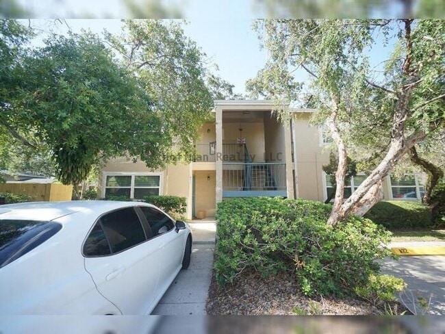 Building Photo - Location is key and this is the place! Unit A21 Rental