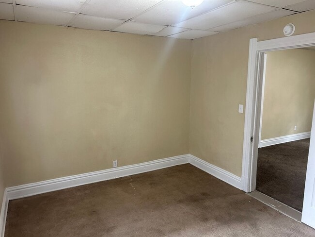 Photo - 2341 Caledonia St Unit Lower