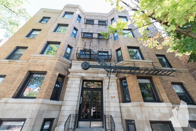 Building Photo - 853 W Lill Ave