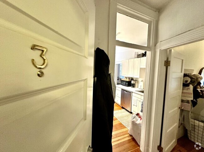 Building Photo - 2 bedroom in Boston MA 02114 Unit 3 Rental