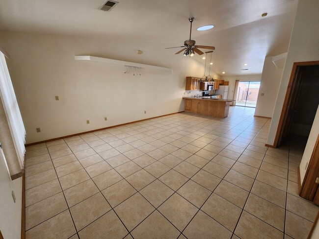 Photo - 2100 Hickory Dr Unit A