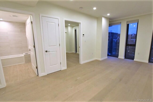 Photo - 41-26-41-44 44th St Unit 5B