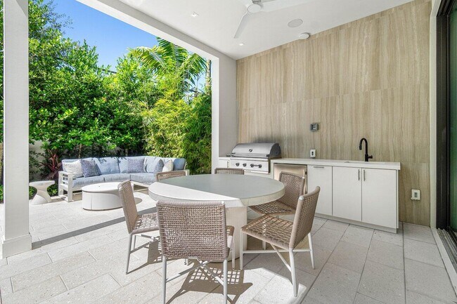 Photo - 512 NE 7th Ave