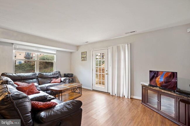 Photo - 405 N Beauregard St Unit 405