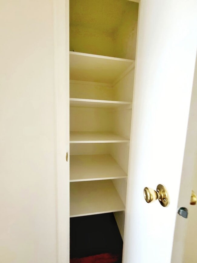 Photo - Perfect 3 bed 2 bath with gas Fireplace Unit 1706 - 101