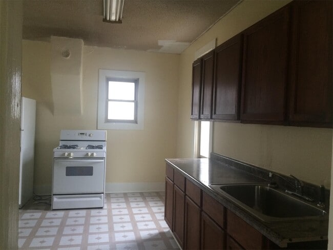 Photo - 203 Sumner St
