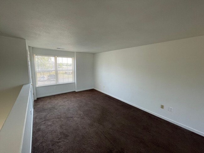 1304 E Liberty Cir