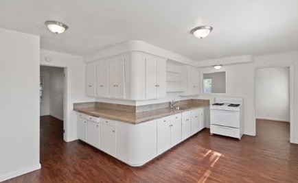 Building Photo - 3825-3524 Crestmore Rd