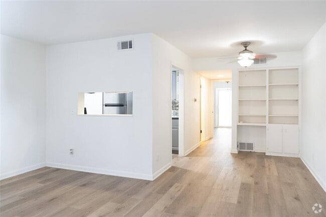 Building Photo - 2425 Ashdale Dr Unit 18 Rental