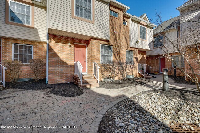 Photo - 121 Adamecs Way