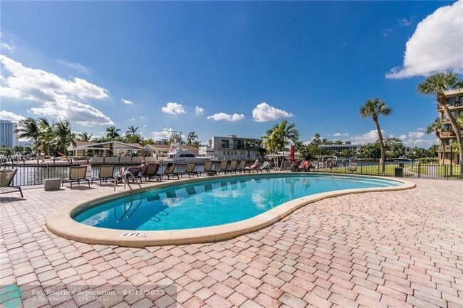 Photo - 301 Golden Isles Dr Unit 112