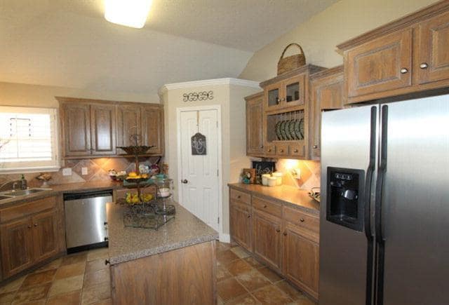 Photo - 3101 103rd St