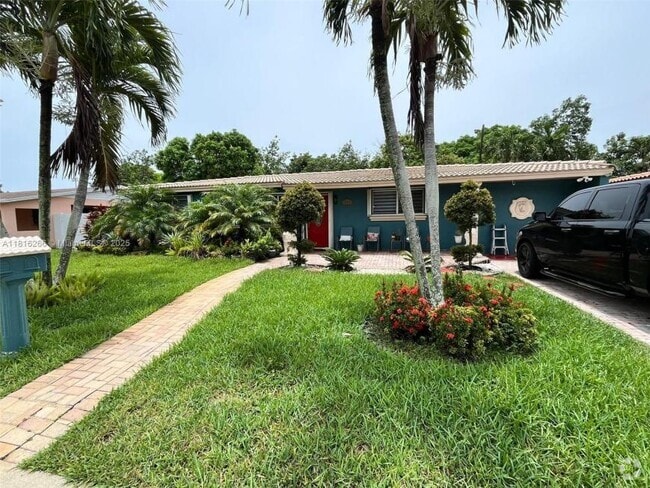 Building Photo - 3 bedroom in Miami FL 33167 Rental