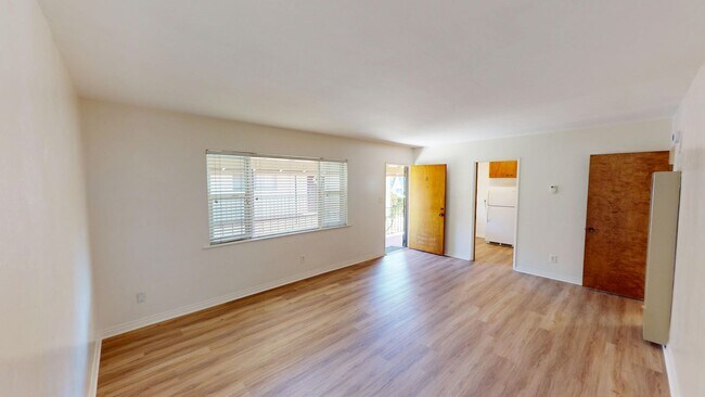 Building Photo - 1030 Isabella Ave Unit D