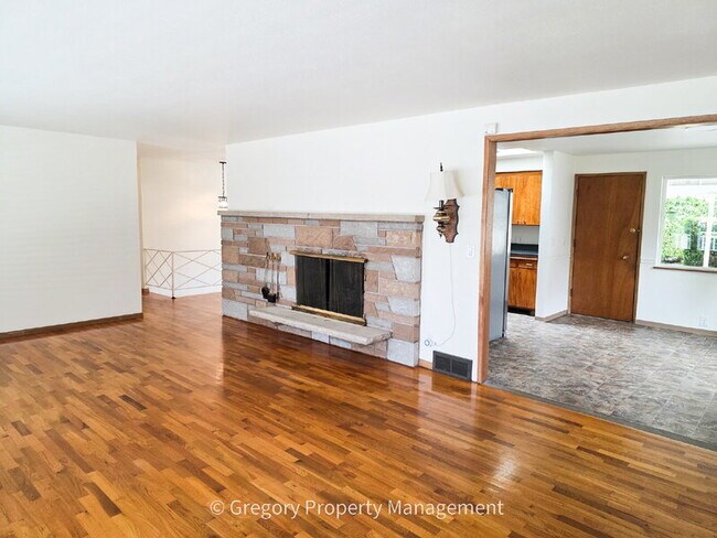 Photo - 4908 Dogwood Dr