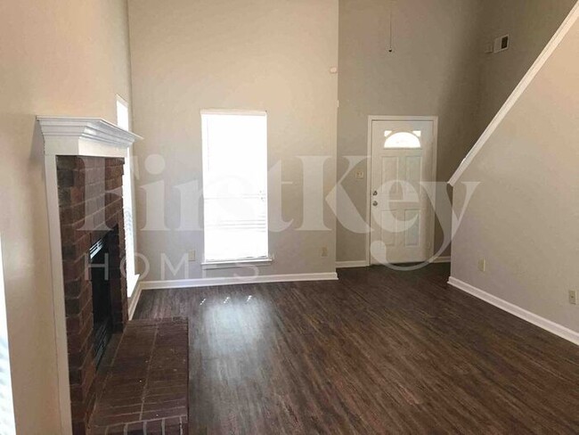 Photo - 7098 Maryland Ct