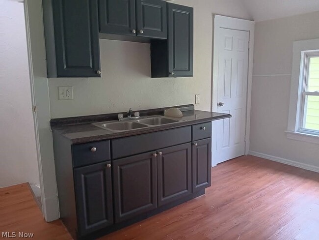 Photo - 3451 W 63rd St Unit up