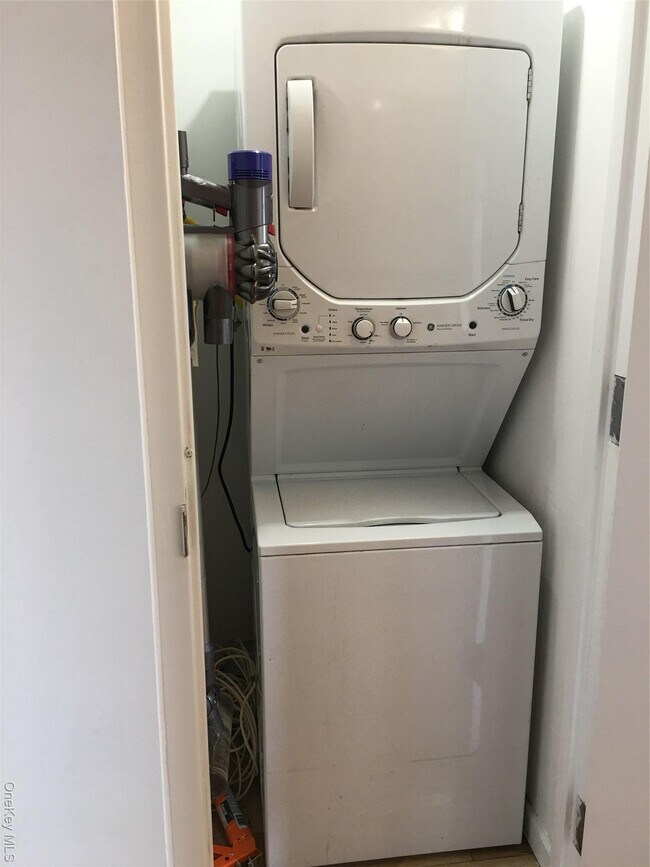 Photo - 93-05 37th Ave Unidad 5D