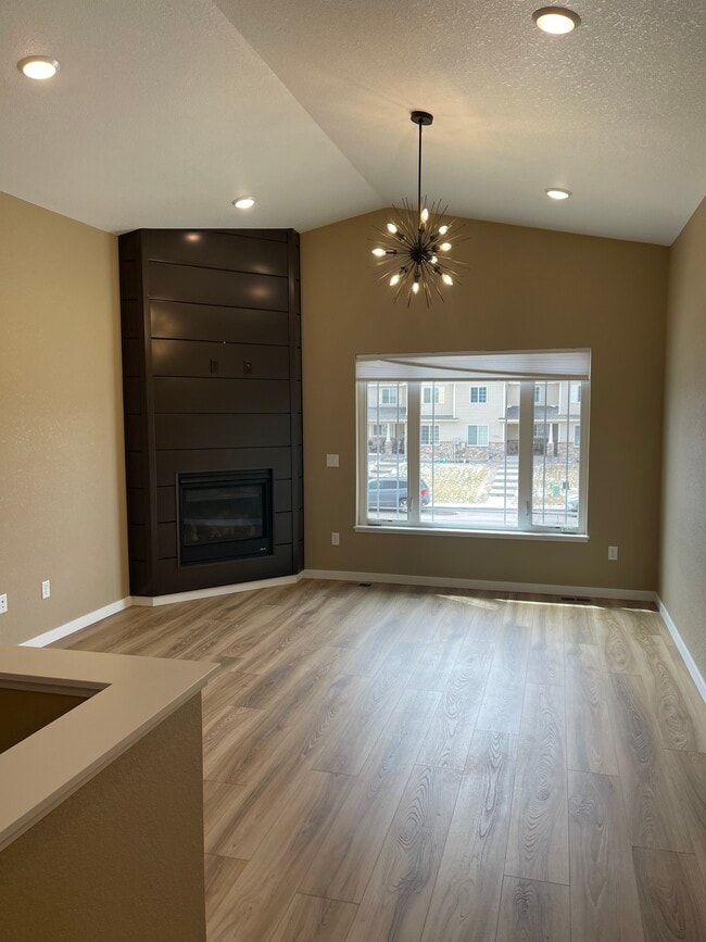 Sala de estar - 4723 Van Buren Ave